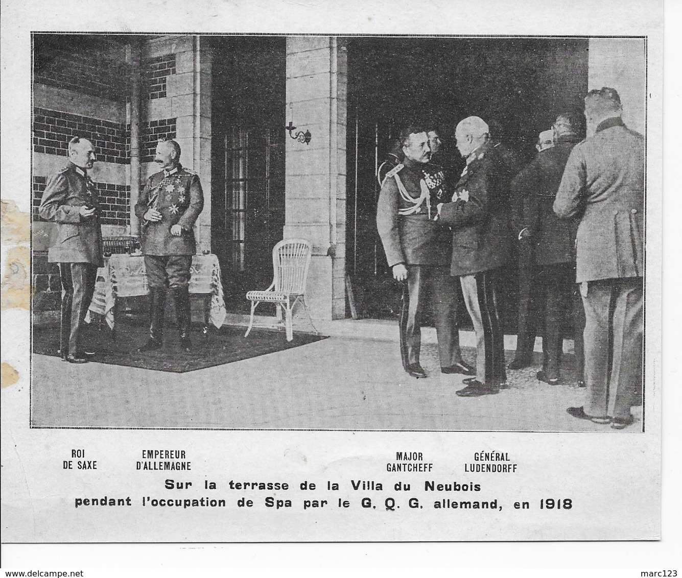 SPA : GEEN POSTKAART-SUR LA TERRASSE DE VILLA DU NEUBOIS -1918-MET VOLK- DE GROTE 16 CM OP 13,50CM-- - Historische Dokumente