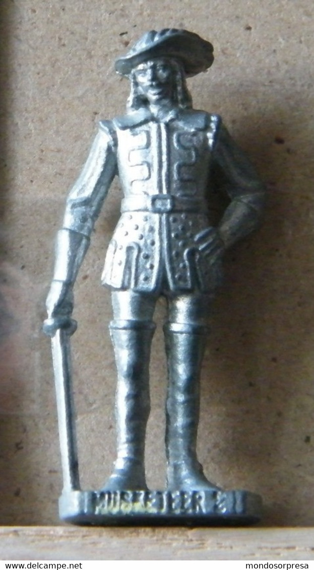 (SLDN°16) KINDER FERRERO, SOLDATINI IN METALLO  MOSCHETTIERI  1670 N°2 K93 N° 137 40 MM - Figurine In Metallo