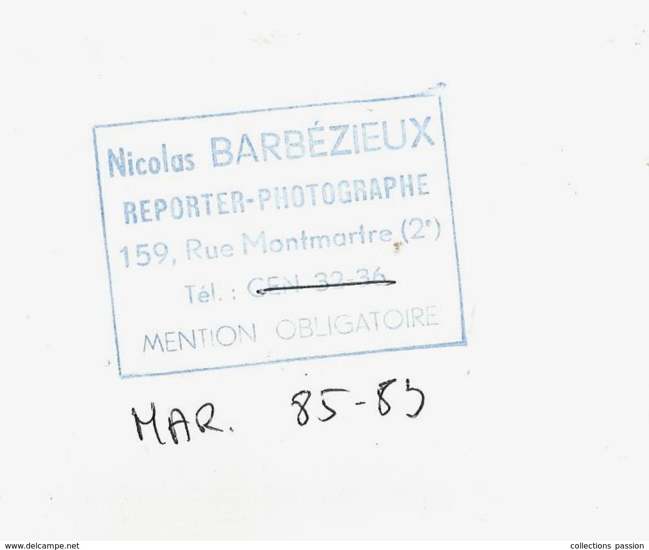 Photographie Nicolas Barbézieux , Automobile , Fusils ,  CHARLES AZNAVOUR , 180 X 130 Mm, Frais Fr 1.55 E - Célébrités