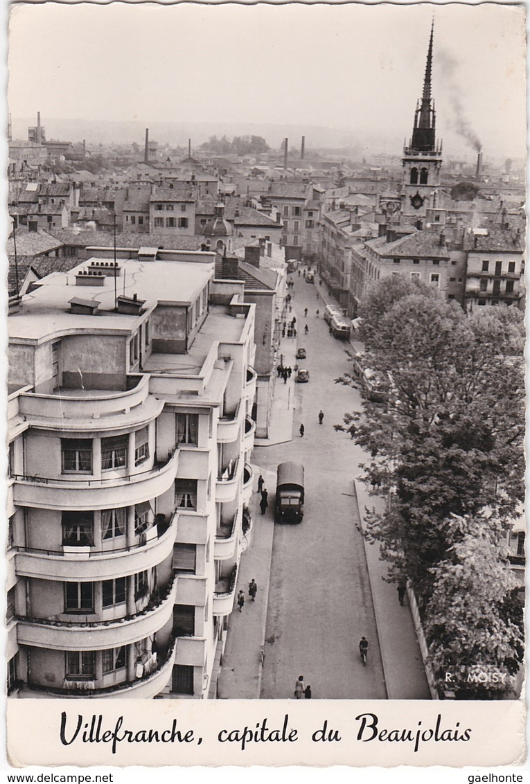 F69-090 VILLEFRANCHE - RUE PRES DE L'EGLISE - AU FOND, LES CHEMINÉES DES USINES - Villefranche-sur-Saone