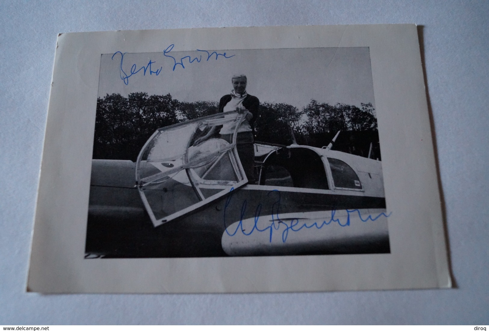 RARE Photo Avec Autographe Original De L'aviatrice Elly Beinhorn,15 Cm. Sur 10,5 Cm.Aviation - Autres & Non Classés