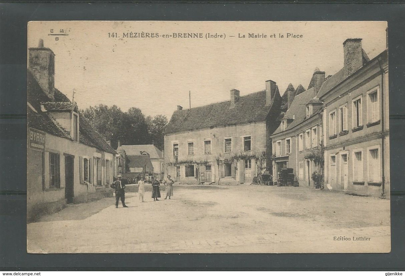 Cp.  Mézieres-en-Brenne- La Mairie Et La Place. - Autres & Non Classés