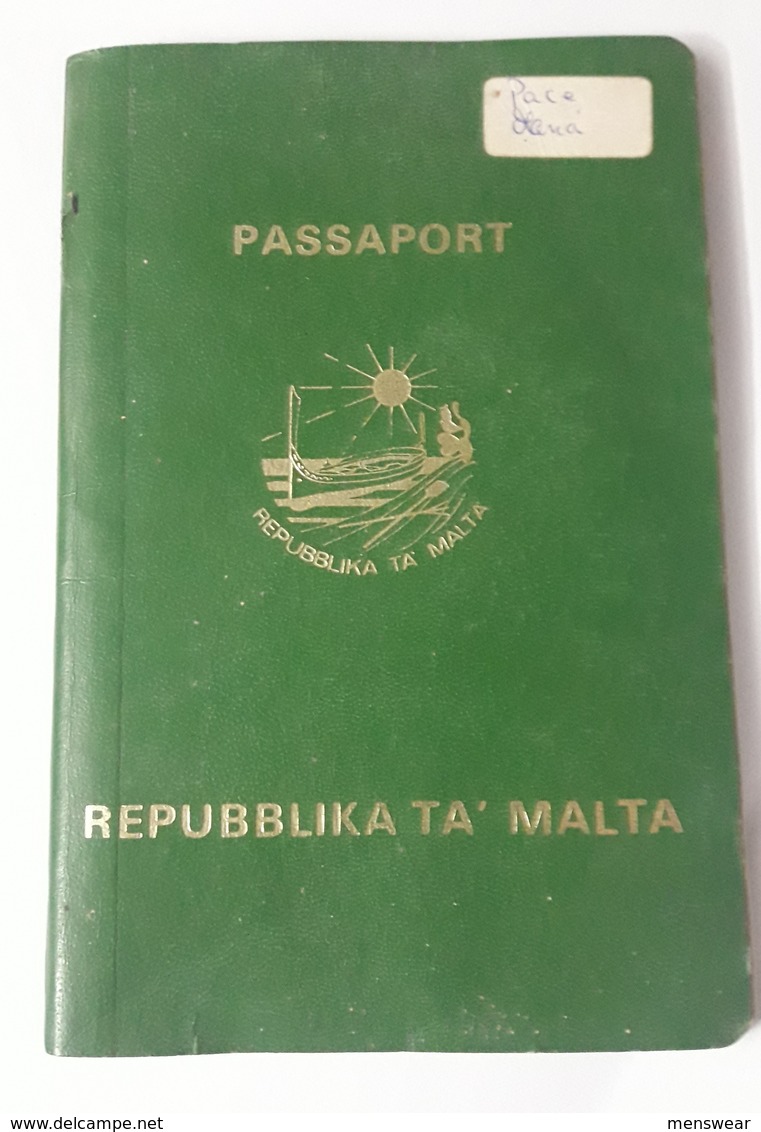 MALTA RARE PASSPORT 1989 WITH STAMPS - Historical Documents