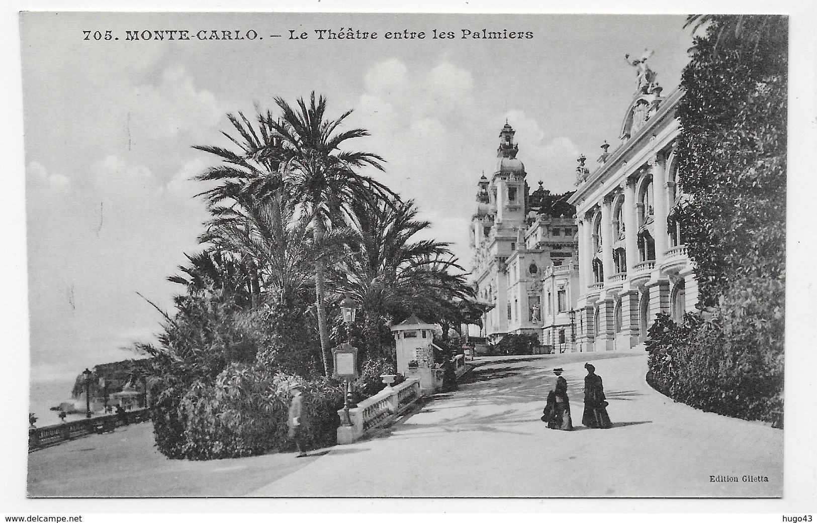 MONTE CARLO - N° 705 - LE THEATRE ENTRE LES PALMIERS AVEC PERSONNAGES - CPA NON VOYAGEE - Opera House & Theather