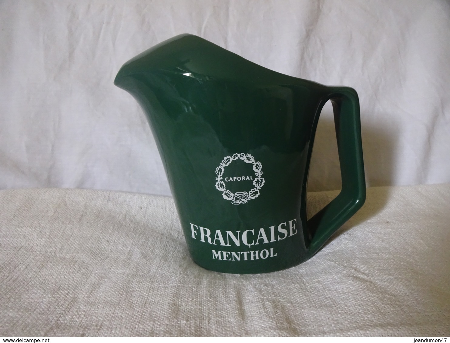 RARE . - . ANCIEN PICHET EN CERAMIQUE " CAPORAL " " FRANCAISE " MENTHOL. FABRICATION LONGCHAMP FRANCE - Karaf