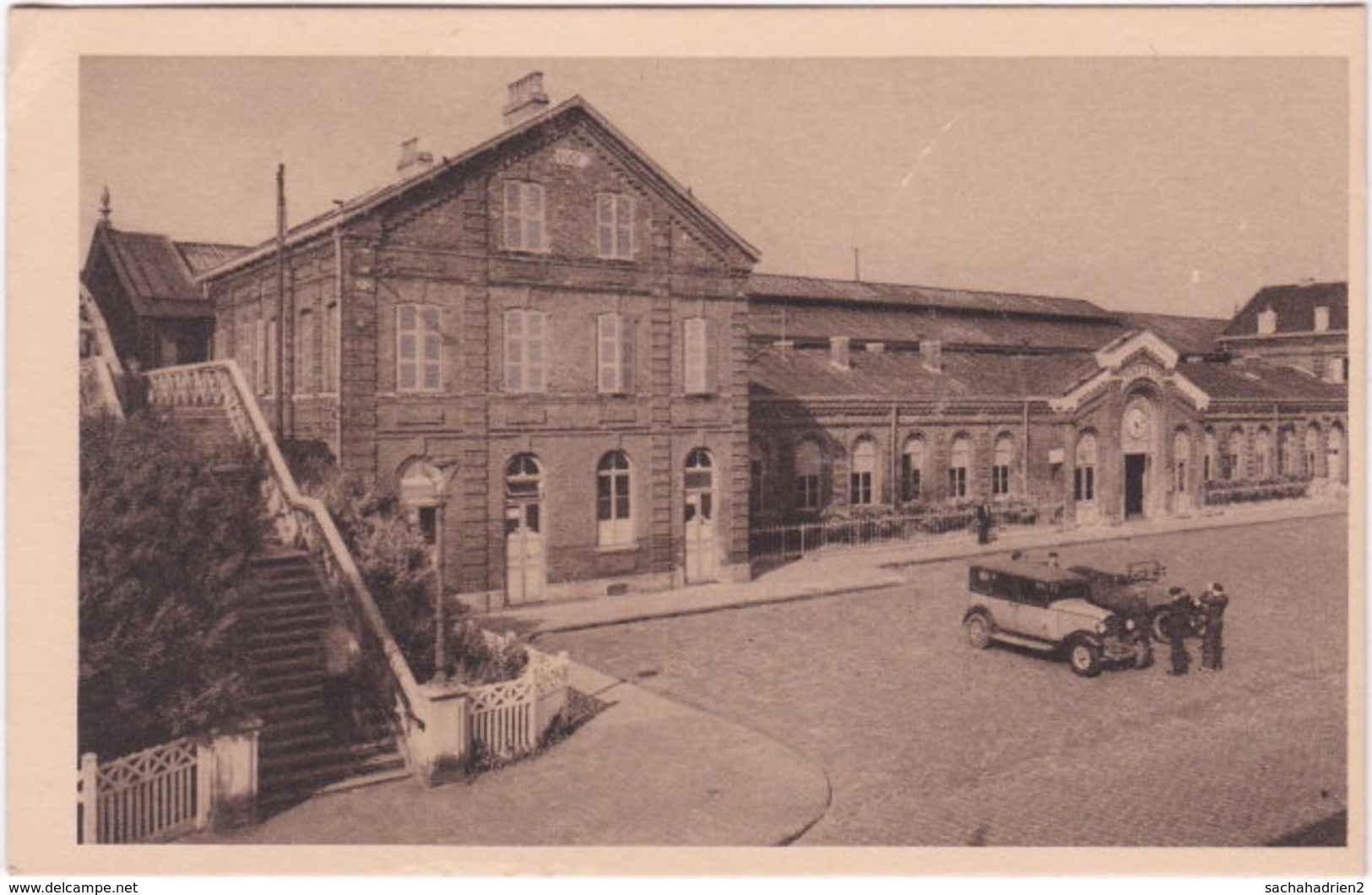 59. HAZEBROUCK. La Gare Et La Passerelle - Hazebrouck