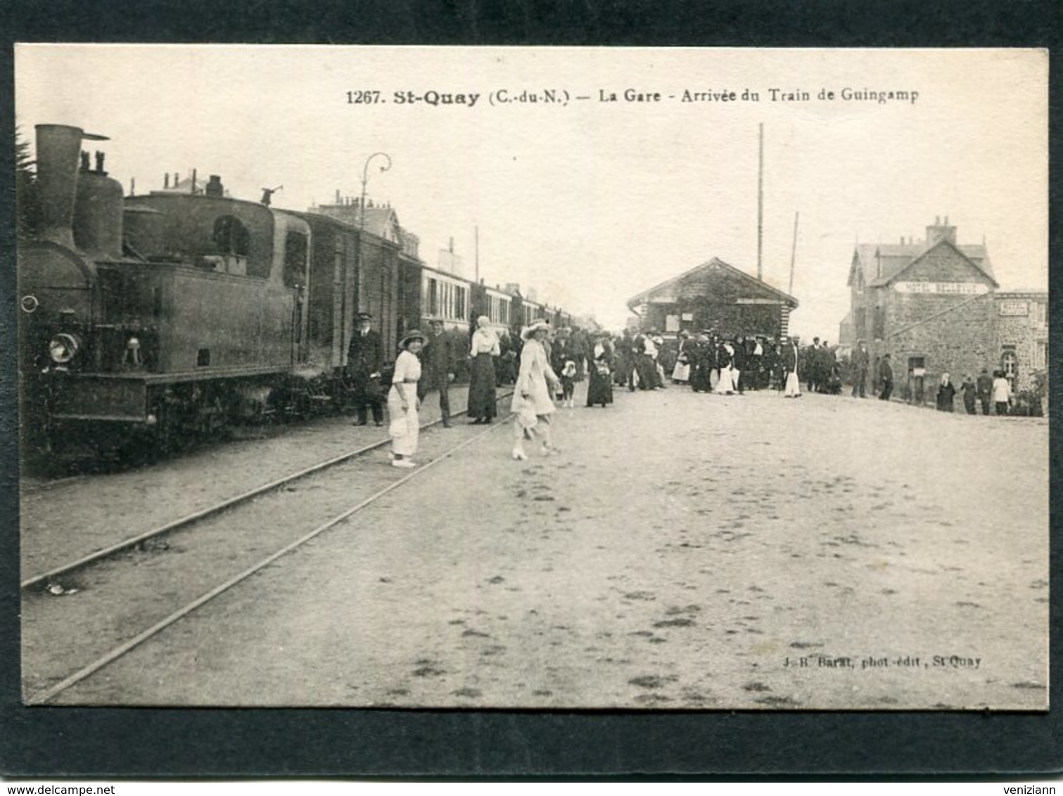 CPA - ST QUAY - La Gare - Arrivée Du Train De Guingamp - Train En Gare, Très Animé - Saint-Quay-Portrieux