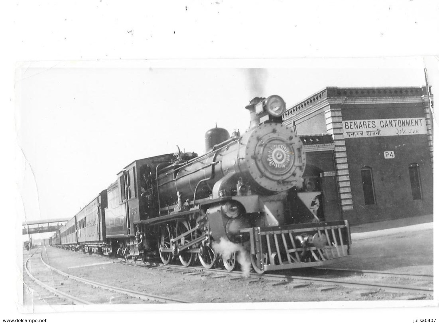 BENARES (Inde) Photographie Format Cpa Train Locomotive Gros Plan Vers 1950 - India