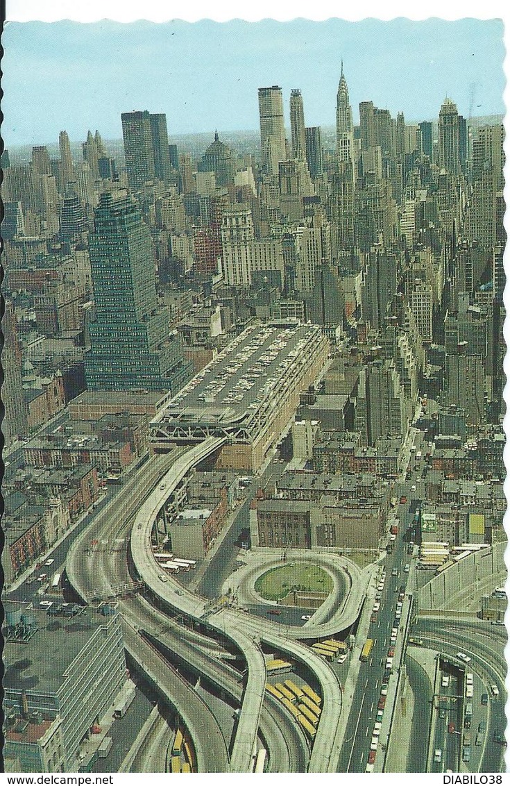 NEW YORK    ( ETATS-UNIS  )  THE PORT AUTHORITY BUS TERMINAL - Transportmiddelen