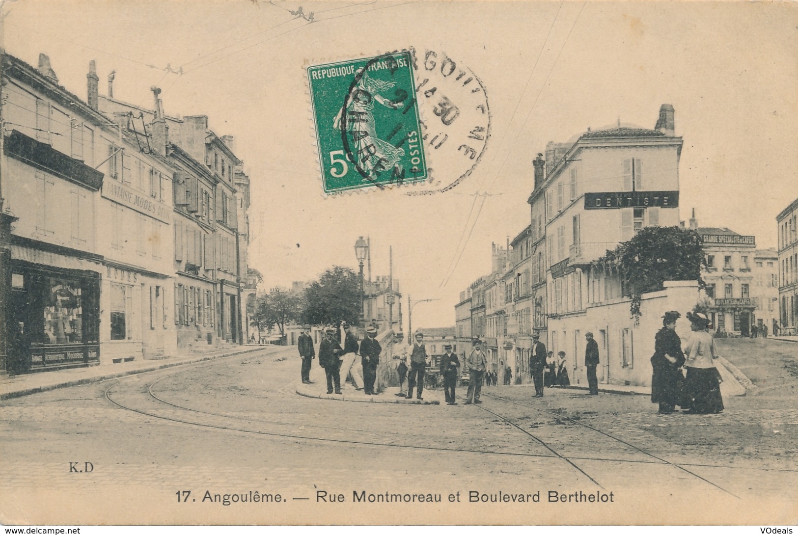 CPA - France - (16) Charente - Angoulème - Rue Montmoreau Et Boulevard Berthelot - Angouleme