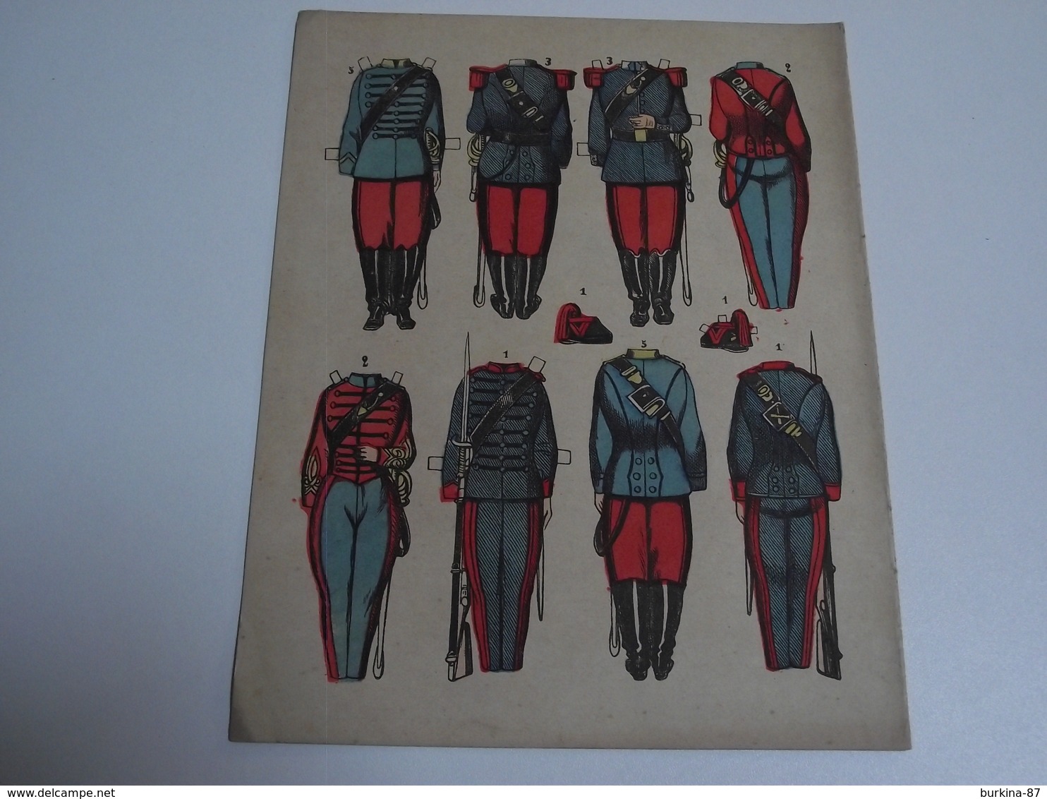 Protège Cahiers, Costumes Militaires N° 1 - Colecciones & Series