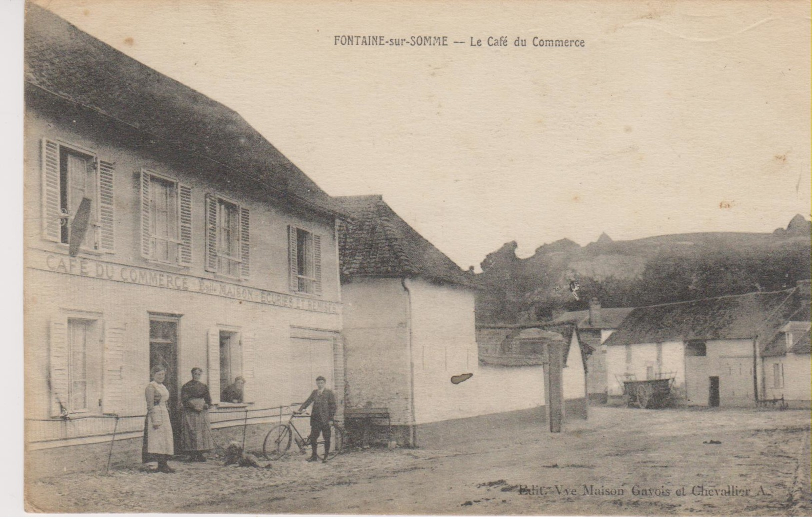 Fontaine Sur Somme  Le Café Du Commerce Um 1910 - Autres & Non Classés