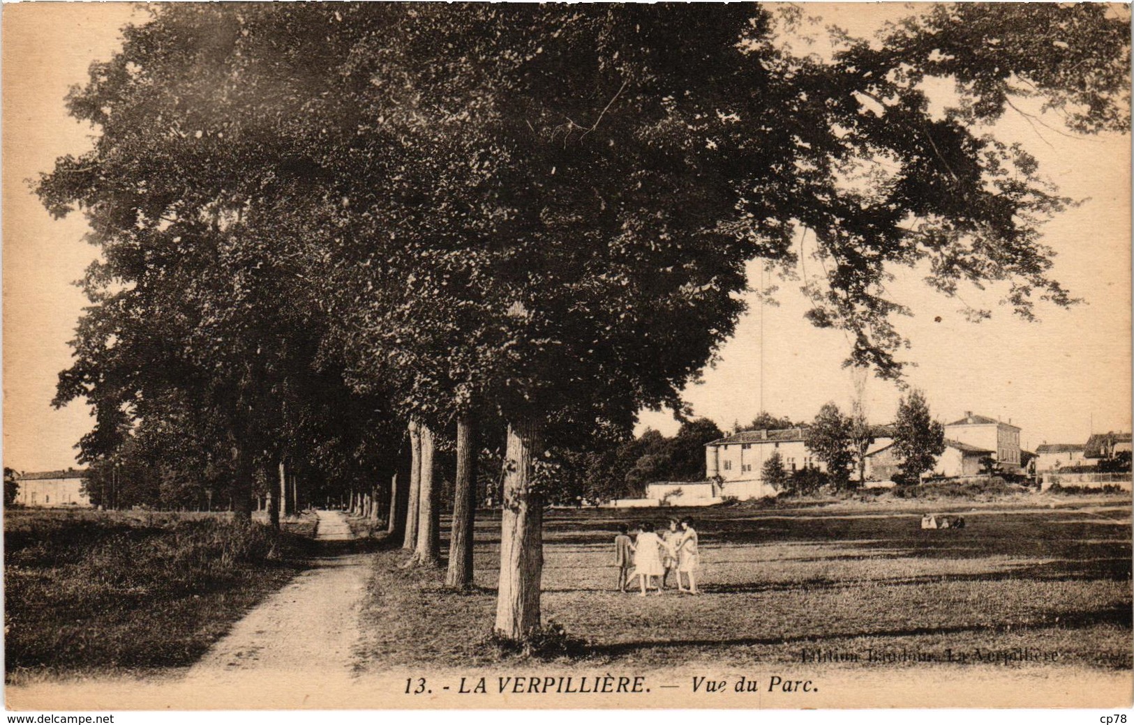 La Verpillière Vue Du Parc Belle Carte écrite 26/10/1940 - Autres & Non Classés
