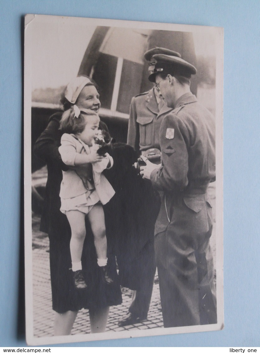 AANKOMST VLIEGVELD ( NEDERLAND / Holland ) Anno 1946 ( Zie Foto's ) Copyright Stevens ! - Familias Reales