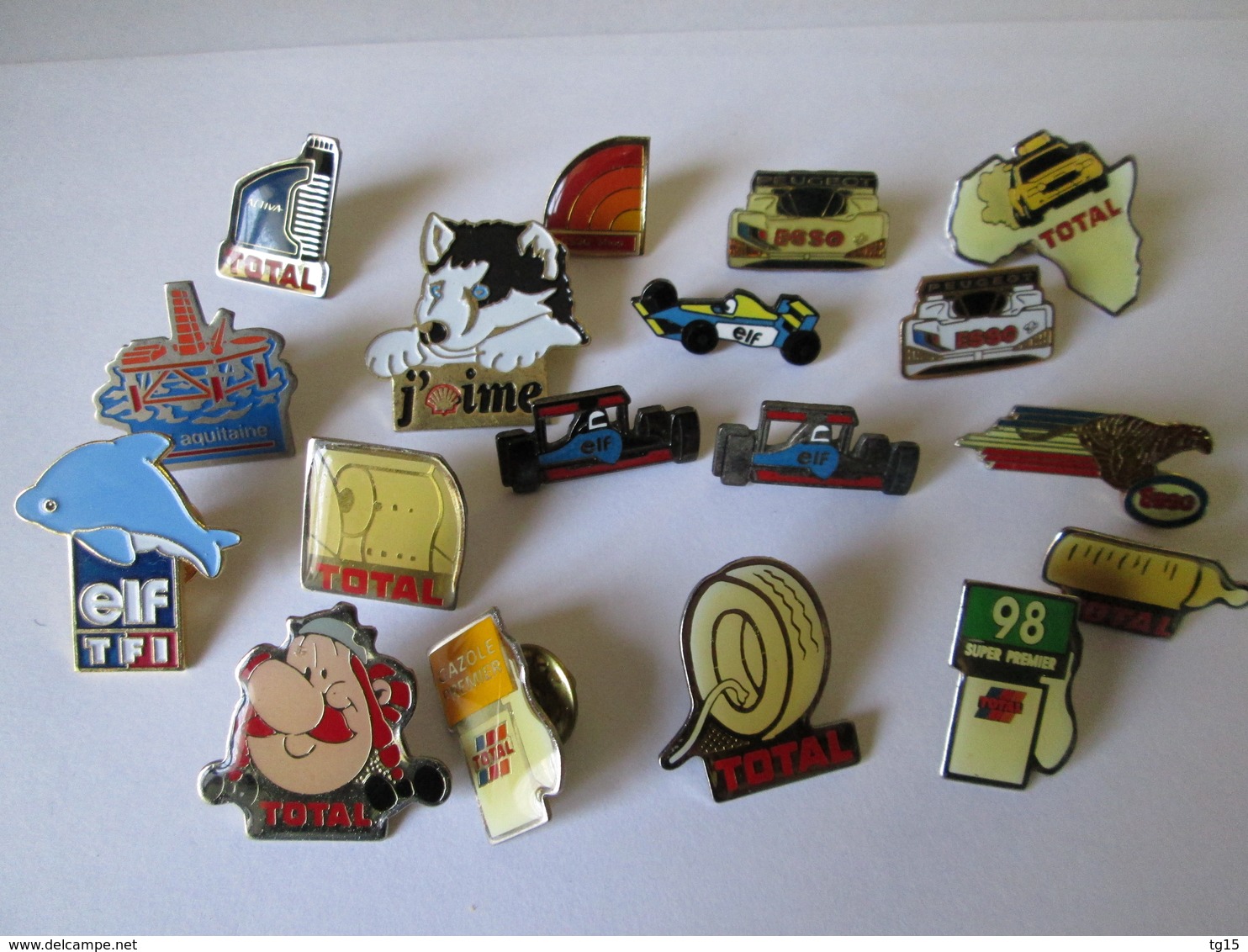 PIN'S   Lot  18  CARBURANTS  TOTAL  ELF  SHELL  ESSO - Fuels