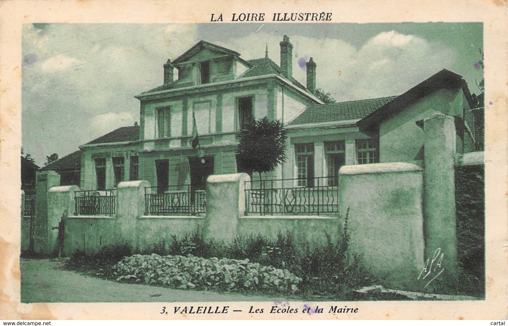42 - VALEILLE - Les Ecoles Et La Mairie - Autres & Non Classés