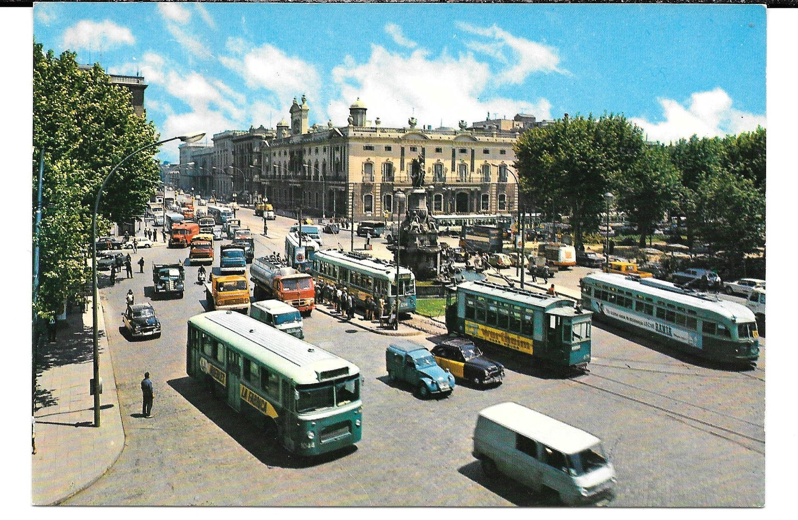 Cpsm Barcelona N°86 / Plaza Palacio . (Autorail , Bus , Voitures Anciennes) . - Barcelona