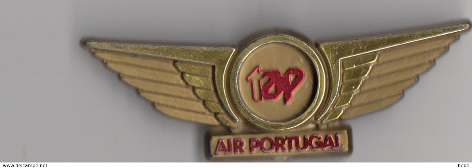 COMPAGNIE D'AVIATION AIR PORTUGAL / INSIGNE DE POITRINE TAP - Badges D'équipage