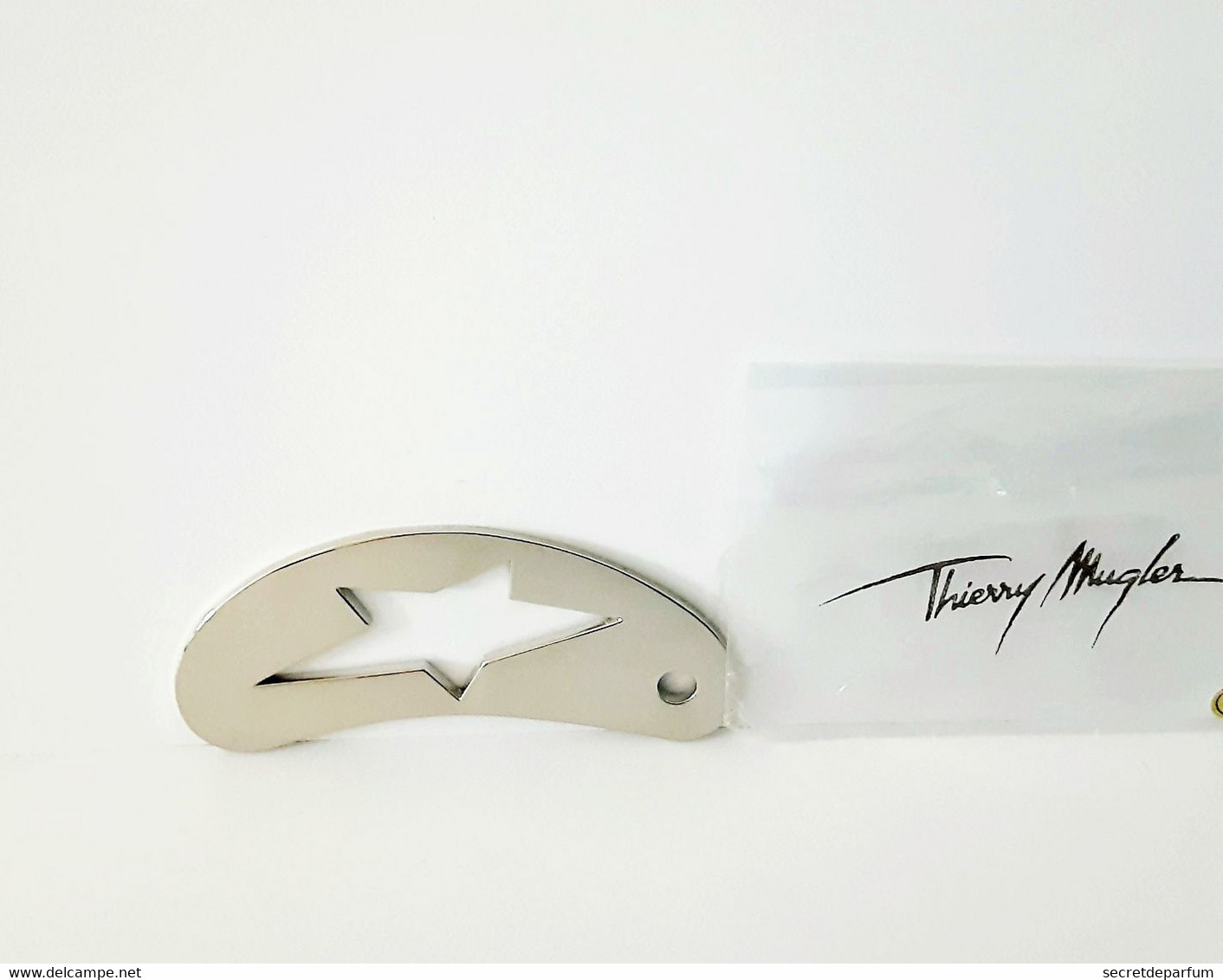 Miniatures De Parfum  PENDENTIF ANGEL  De THIERRY MUGLER En METAL - Accessoires