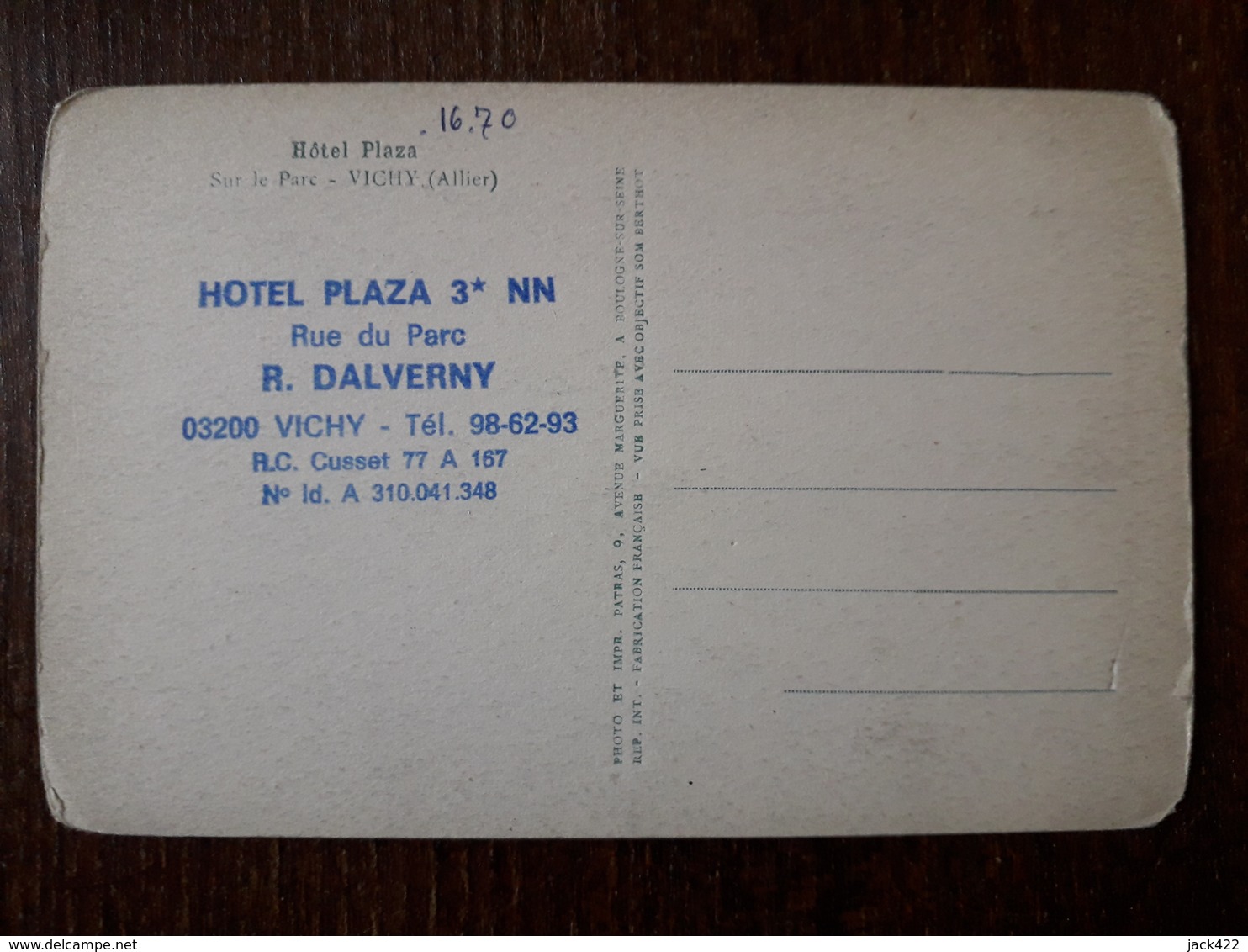 L22/33 Vichy .  Hotel Plaza . Sur Le Parc - Vichy