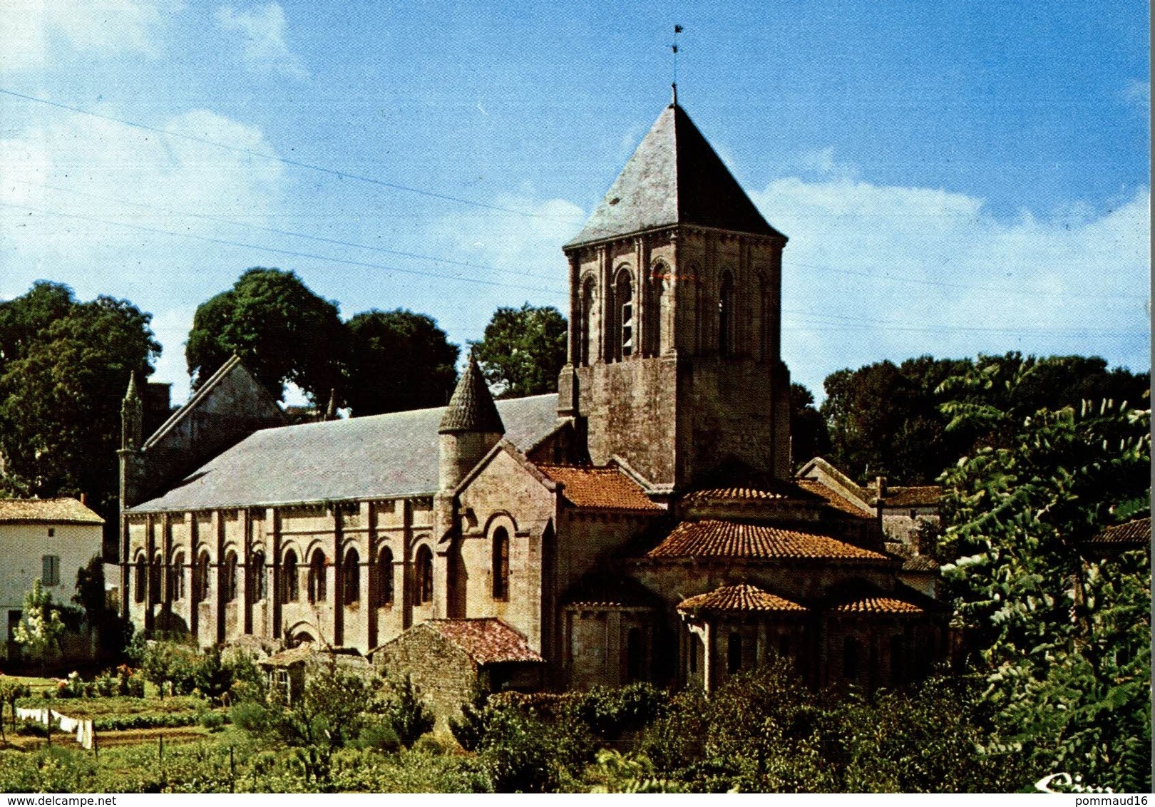 CPM Melle Eglise St-Hilaire - Chiese E Cattedrali