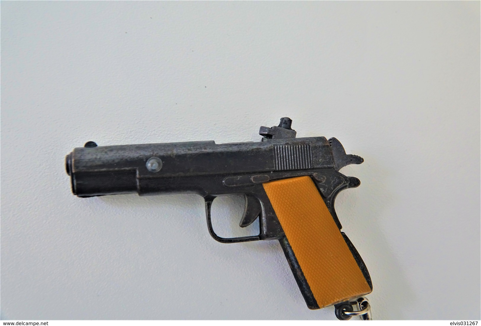 Vintage TOY GUN :  VICTORY M1911 - KEYCHAIN - L=9cm - 1960 - Keywords : Cap - Cork Gun - Rifle - Revolver - Pistol - Tin - Armes Neutralisées