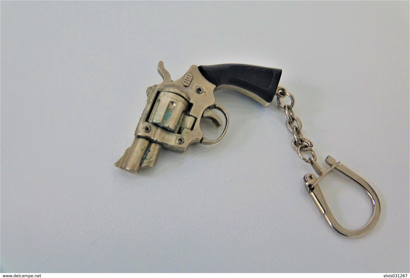 Vintage TOY GUN : KEYCHAIN Revolver - L=5cm - Keychain 1960s - Keywords : Cap - Cork Gun - Rifle - Pistol - Armes Neutralisées