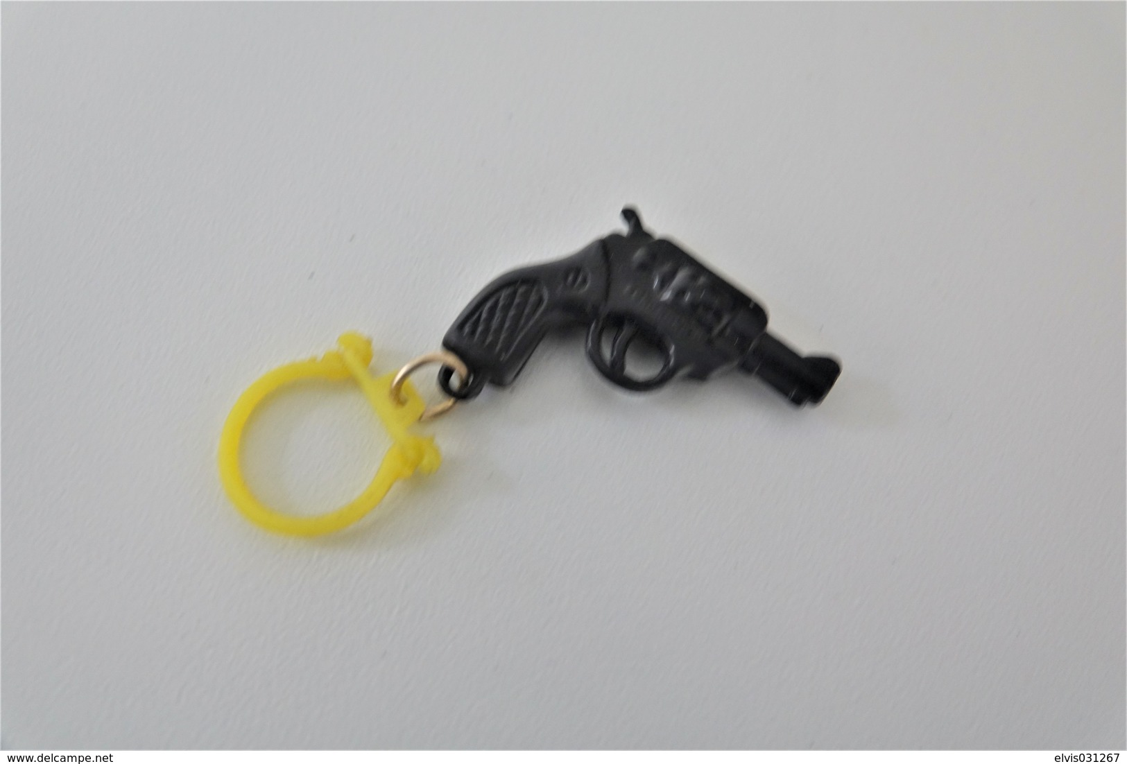 Vintage TOY GUN :  Revolver - L=3,5cm - Keychain 1960s - Keywords : Cap - Cork Gun - Rifle - Revolver - Pistol - Armi Da Collezione