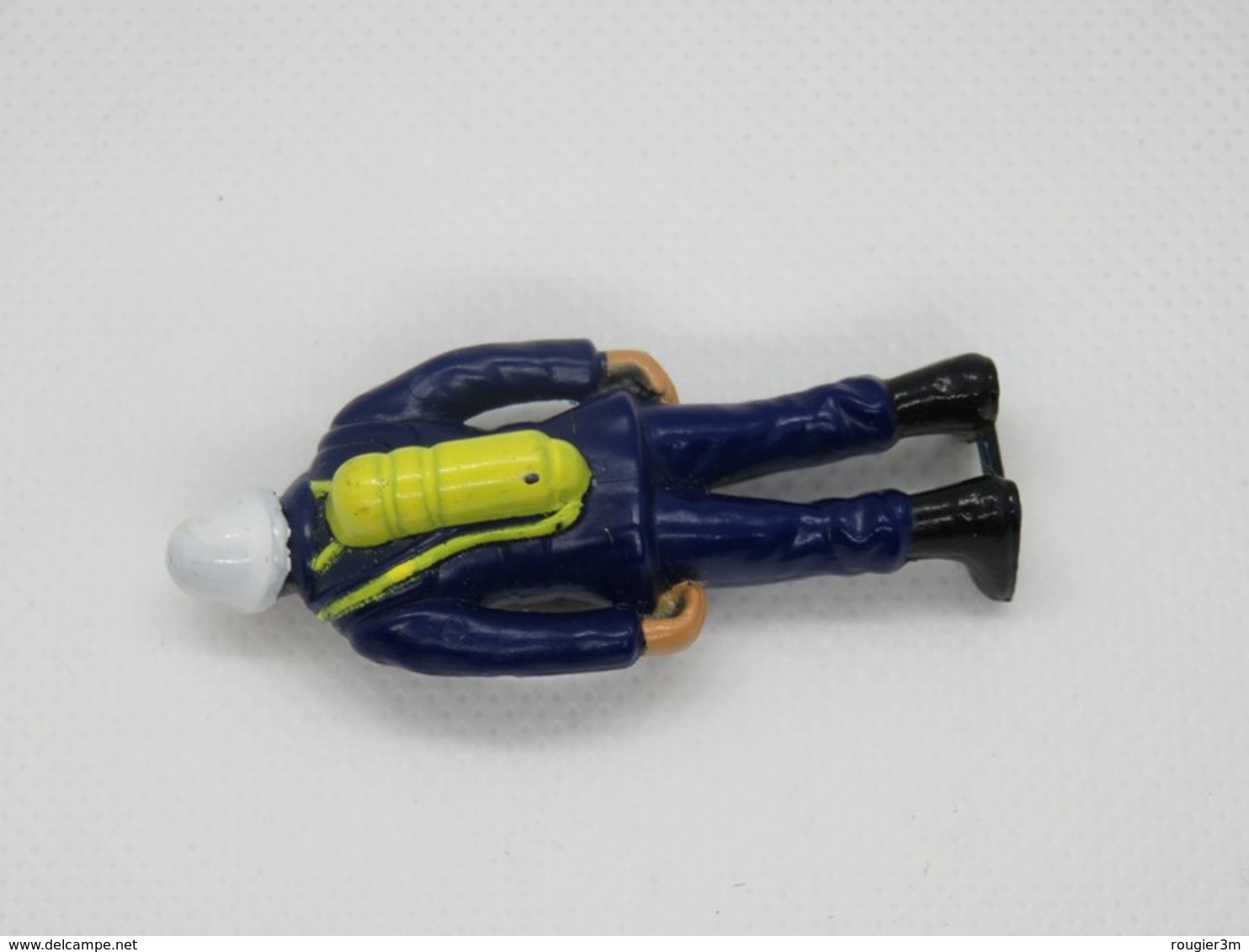 192 - Figurine Pompier Avec Bouteille Et Masque Oxygène - Army