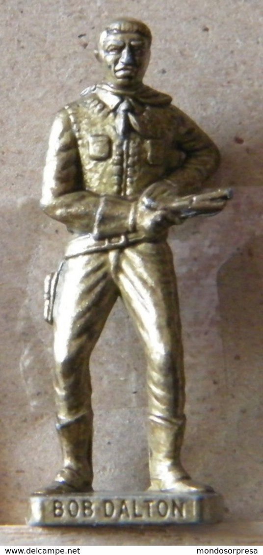 (SLDN°104) KINDER FERRERO, SOLDATINI IN METALLO COWBOY 1° BOB DALTON VECCHIO OTTONE BRUNITO - Figurine In Metallo