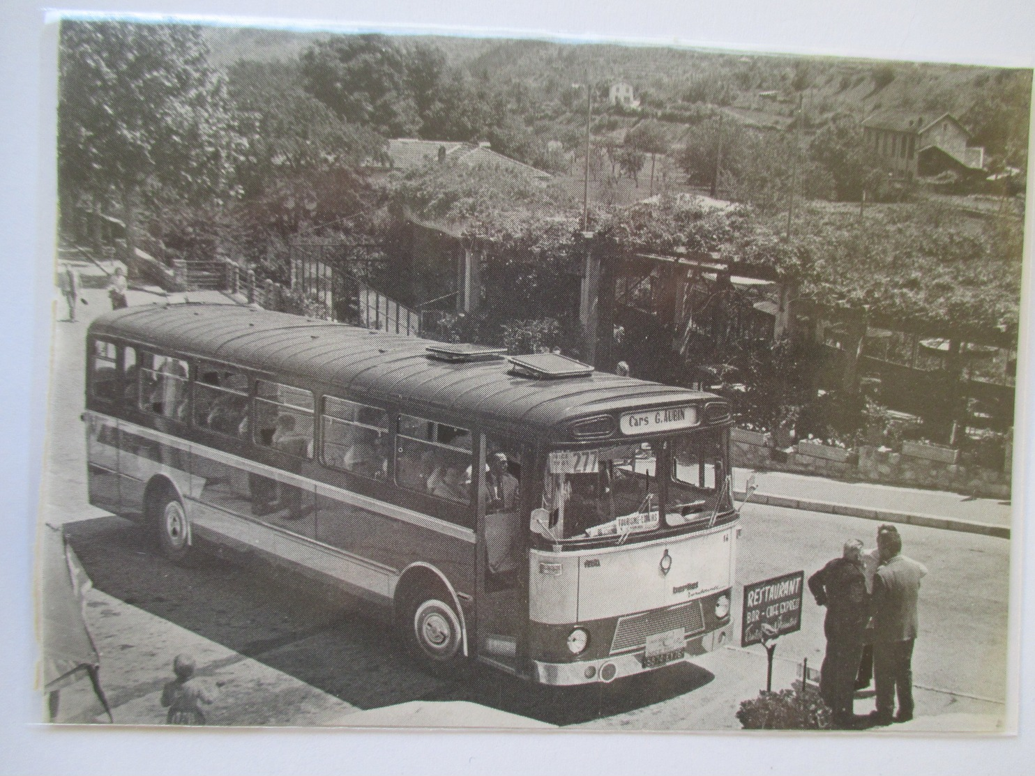 (1964) Route Paris  Nice - Bus Autocar Berliet Faisant Halte - Coupure De Presse Originale (encart Photo) - Documents Historiques