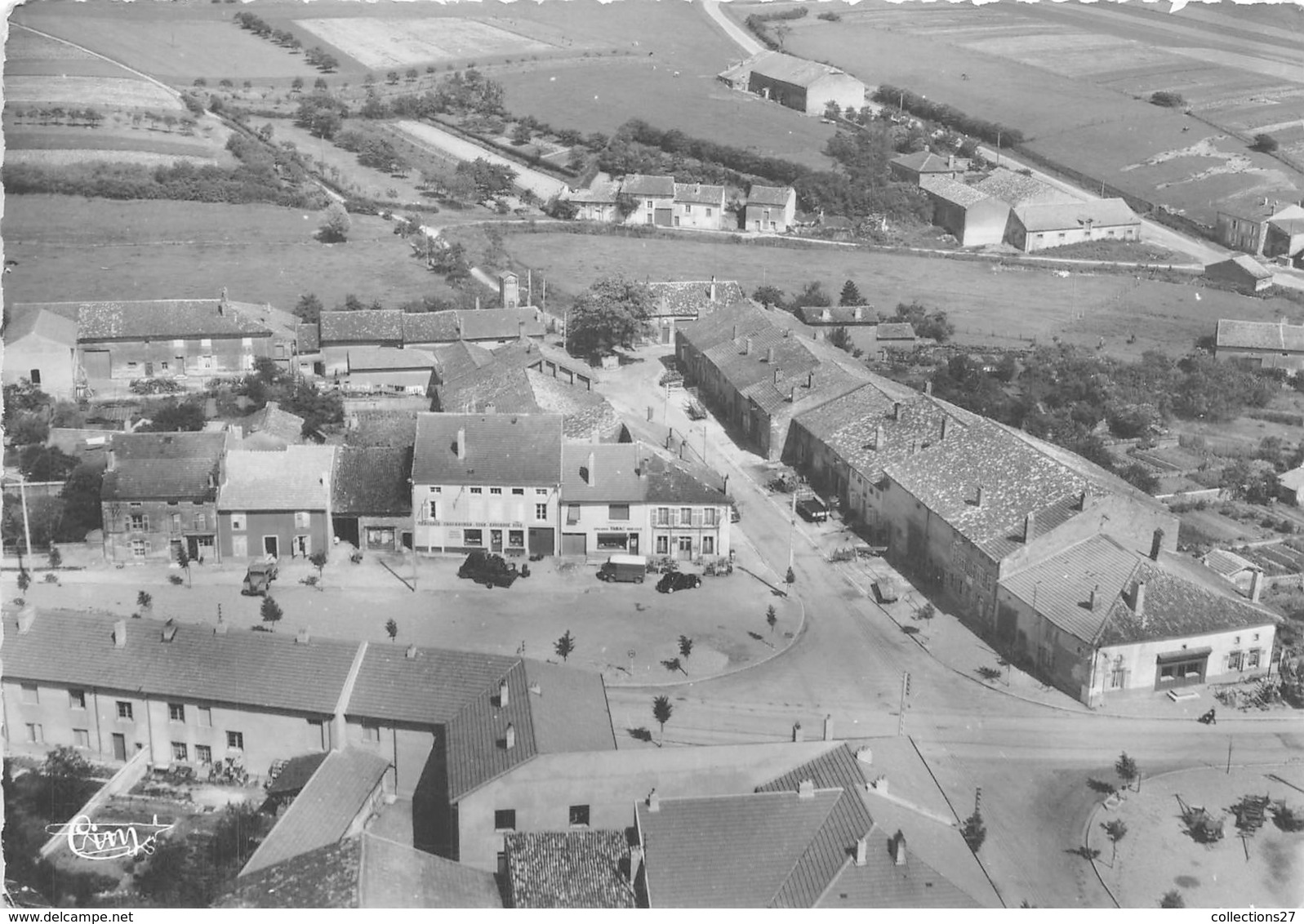 54-CHAMBLEY- VUE AERIENNE SUR LE CENTRE ET LA PLACE - Chambley Bussieres