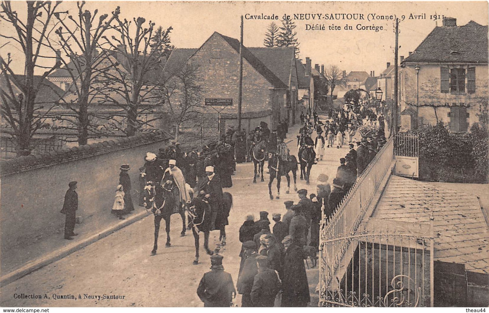 ¤¤  -   NEUVY-SAUTOUR  -   Cavalcade  De 1911  -  Défilé Tête Du Cortège    -   ¤¤ - Neuvy Sautour