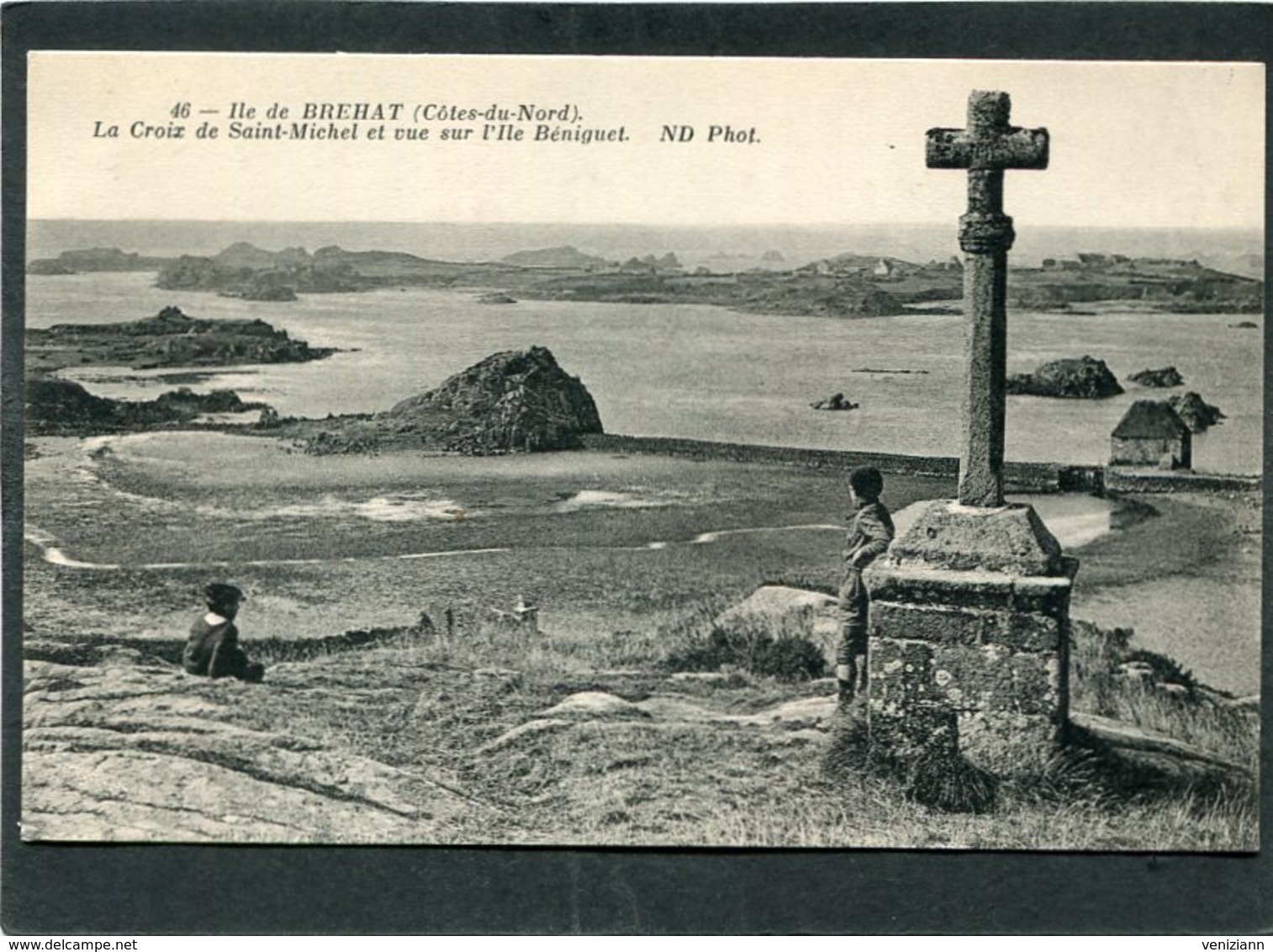 CPA - ILE DE BREHAT - La Croix De Saint-Michel Et Vue Sur L'Ile Béniguet, Animé - Ile De Bréhat