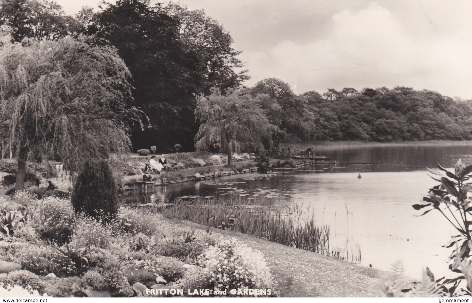 FRITTON LAKE AND GARDENS - Surrey