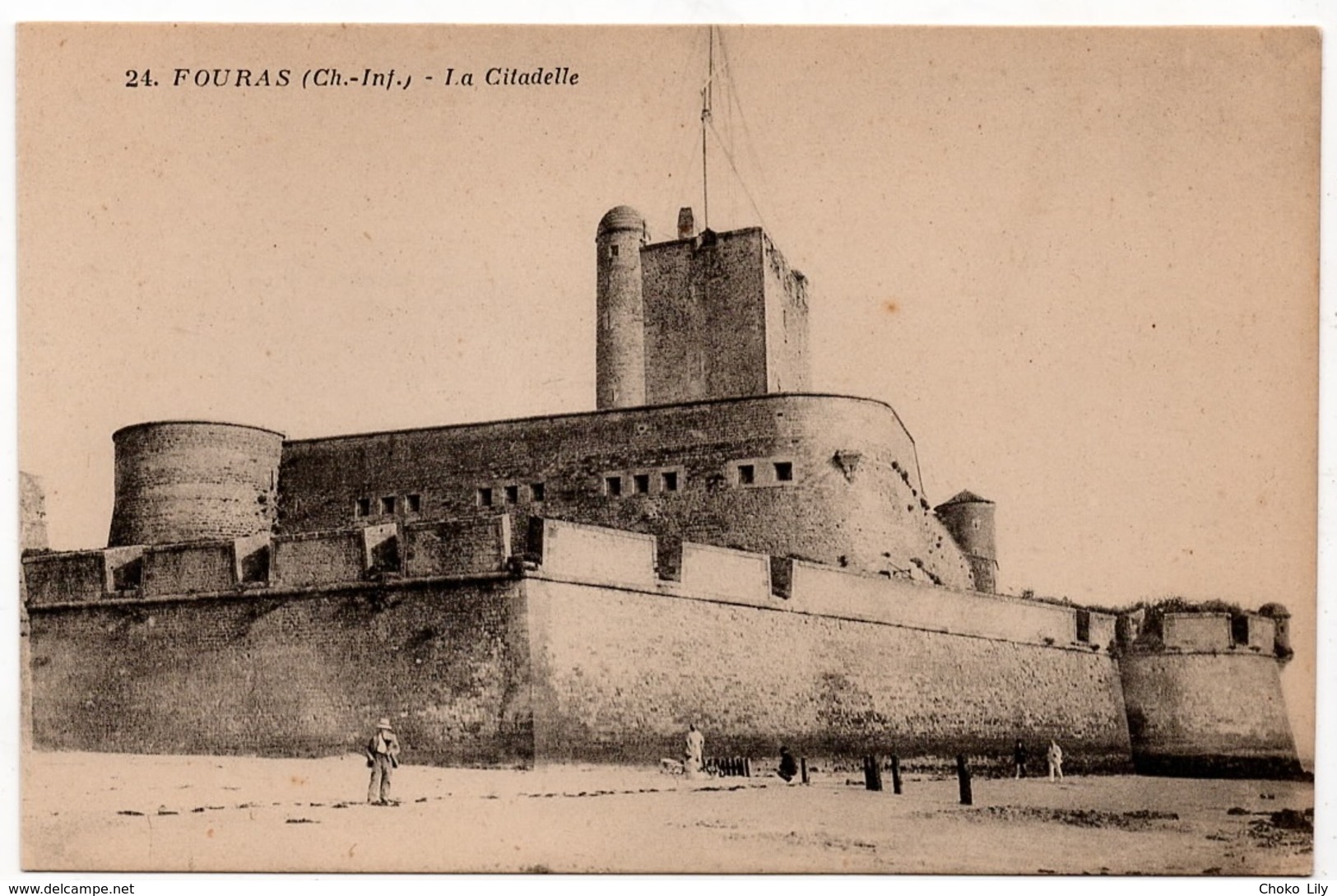 Lot De 20 Cartes Postales Du Département De La Charente Maritime (17) - Autres & Non Classés