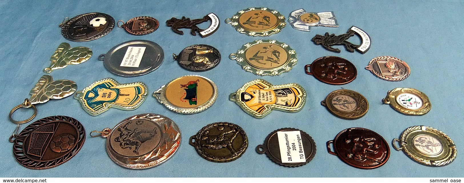 23 X Regionale Fußball-Medaille Von Ca. 2004 Bis 2008  -  Vereinssport - Meißt Südhessen - Aus Metall - Other & Unclassified