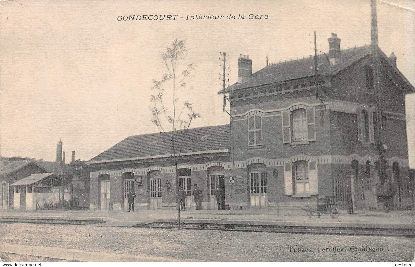 Intérieur De La Gare Gondecourt FRANCE - Lille