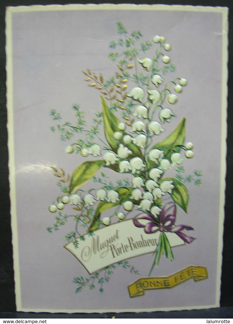 CP. 2895. Carte Gaufrée Avec Bouquet De Muguet Porte-Bonheur. - Fleurs