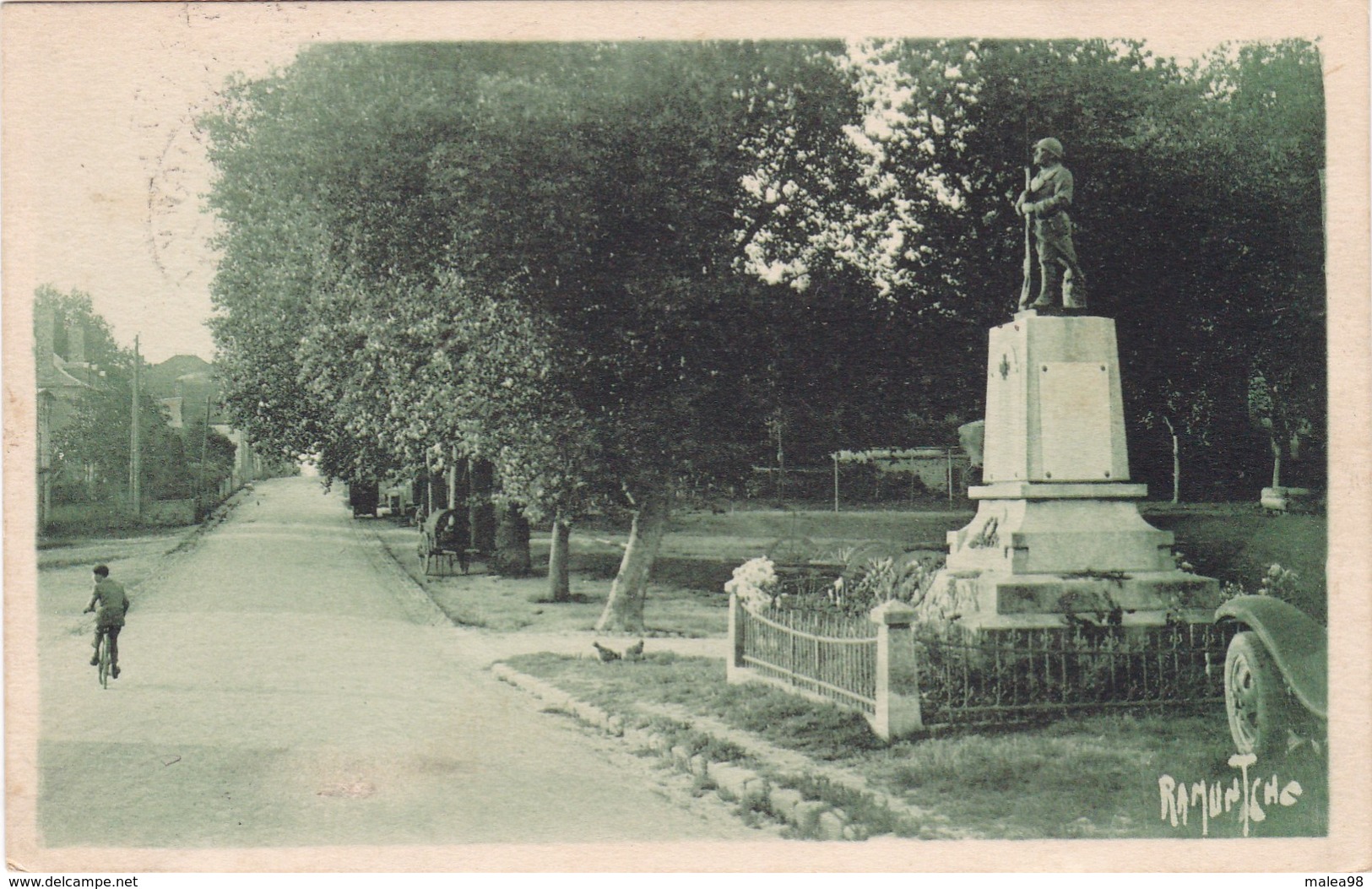 SECONDIGNY,,, MONUMENT  AUX  ENFANTS  MORTS POUR LA POUR  LA PATRIE,,,,VOY 1936 ,,,,TBE - Secondigny
