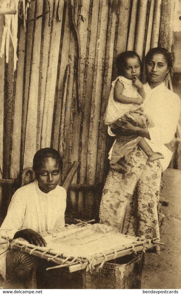 Indonesia, MOLUCCAS MALUKU AMBON, Slipper Stitching (1926) Mission Postcard - Indonesië