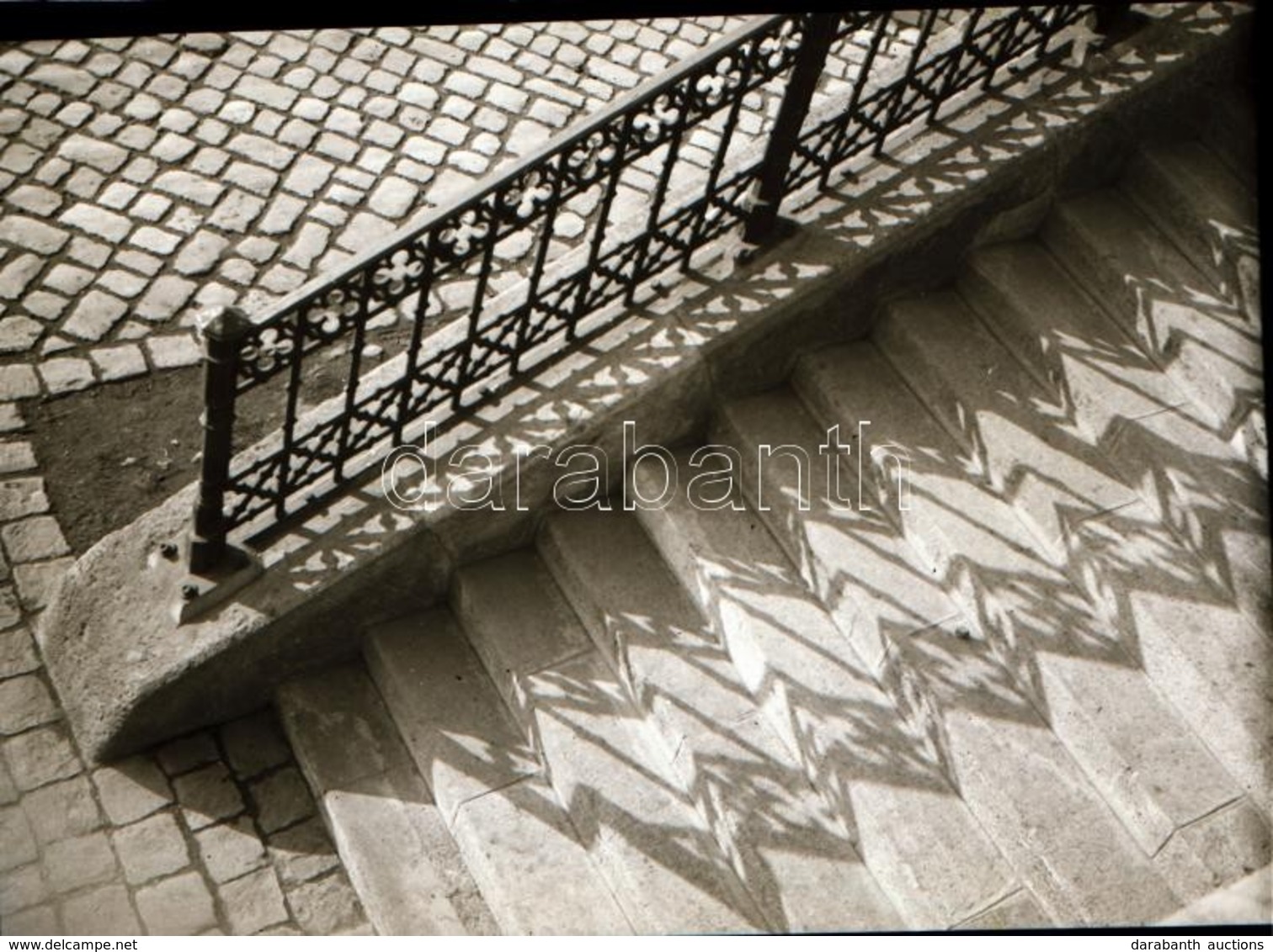 Cca 1935 Kinszki Imre (1901-1945) Budapesti Fotóművész Felvétele, 1 Db Vintage Negatív (Lépcső, Korlát, árnyék), 4,2x6 C - Autres & Non Classés