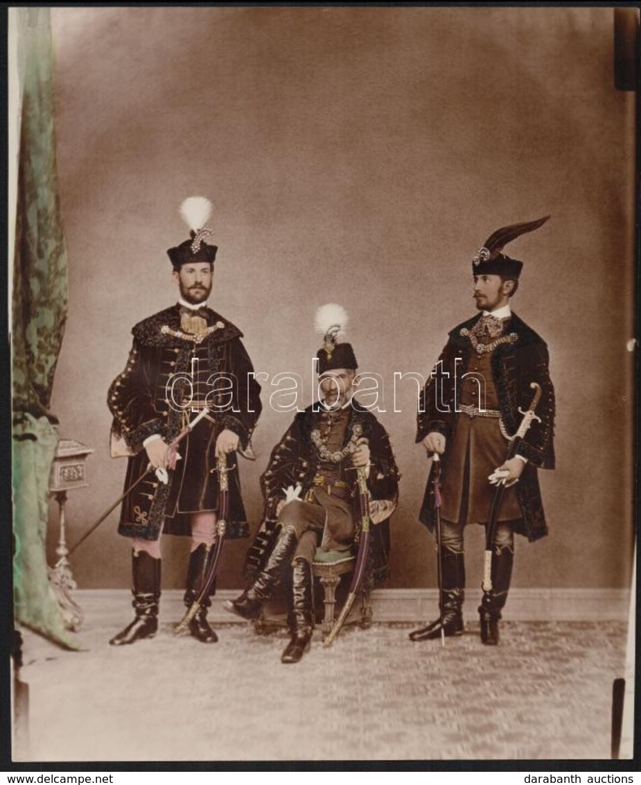 Cca 1920 Feltehetőleg Előkelő Származású Politikusok/diplomaták Fotója, 1870-1880 Kr. Színezett Keményhátú Fotóról Készü - Autres & Non Classés