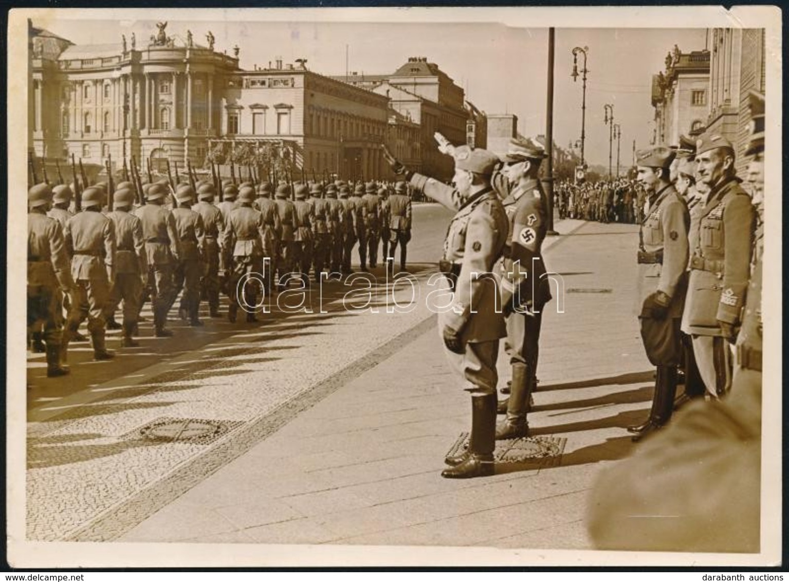 1942 Enzo Galbiati Fasiszta Tábornok Látogatása Németországi Katonai Felvonuláson, Sajtófotó, Hátulján Feliratozva, Pecs - Altri & Non Classificati