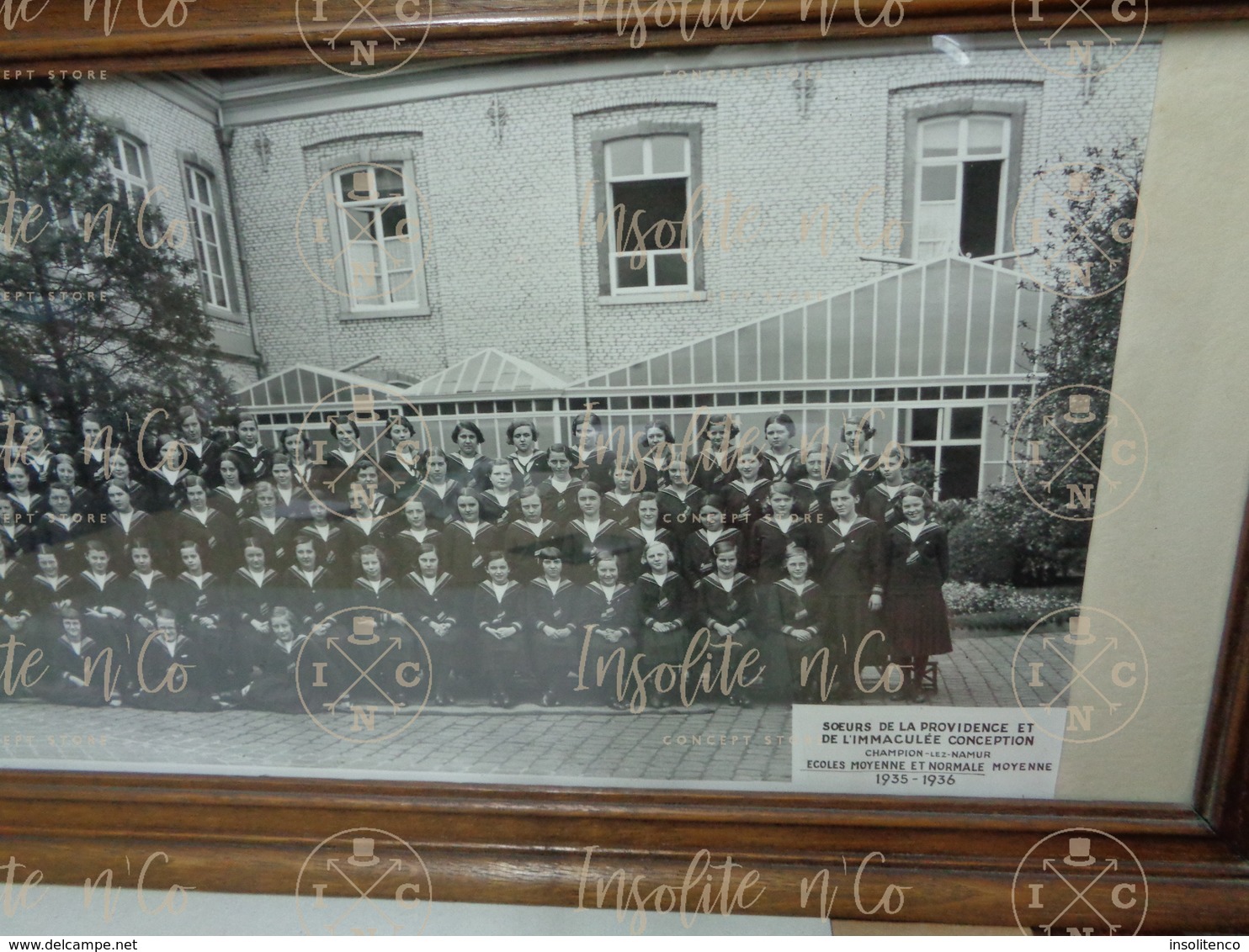 Photographie argentique panoramique N/B encadrée sous verre - élèves de l'école des Soeurs de Champion Namur 1935-1936