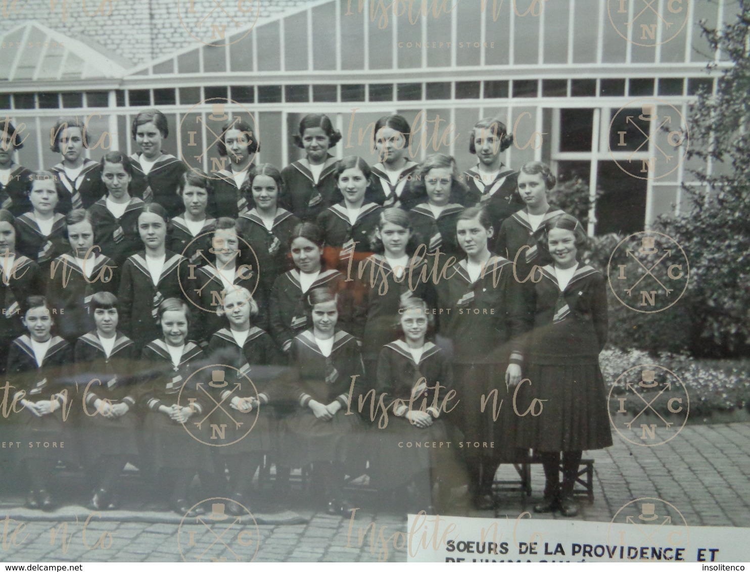 Photographie argentique panoramique N/B encadrée sous verre - élèves de l'école des Soeurs de Champion Namur 1935-1936