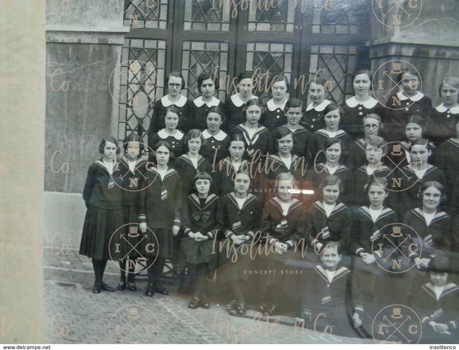 Photographie argentique panoramique N/B encadrée sous verre - élèves de l'école des Soeurs de Champion Namur 1935-1936