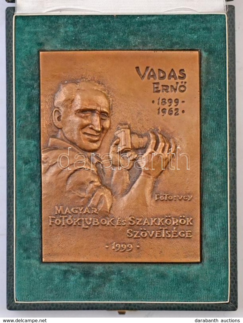 Várhelyi György (1942- ) 1999. 'Magyar Fotóklubok és Szakkörök Szövetsége - Vadas Ernő 1899-1962' Br Emlékplakett, Hátol - Non Classés