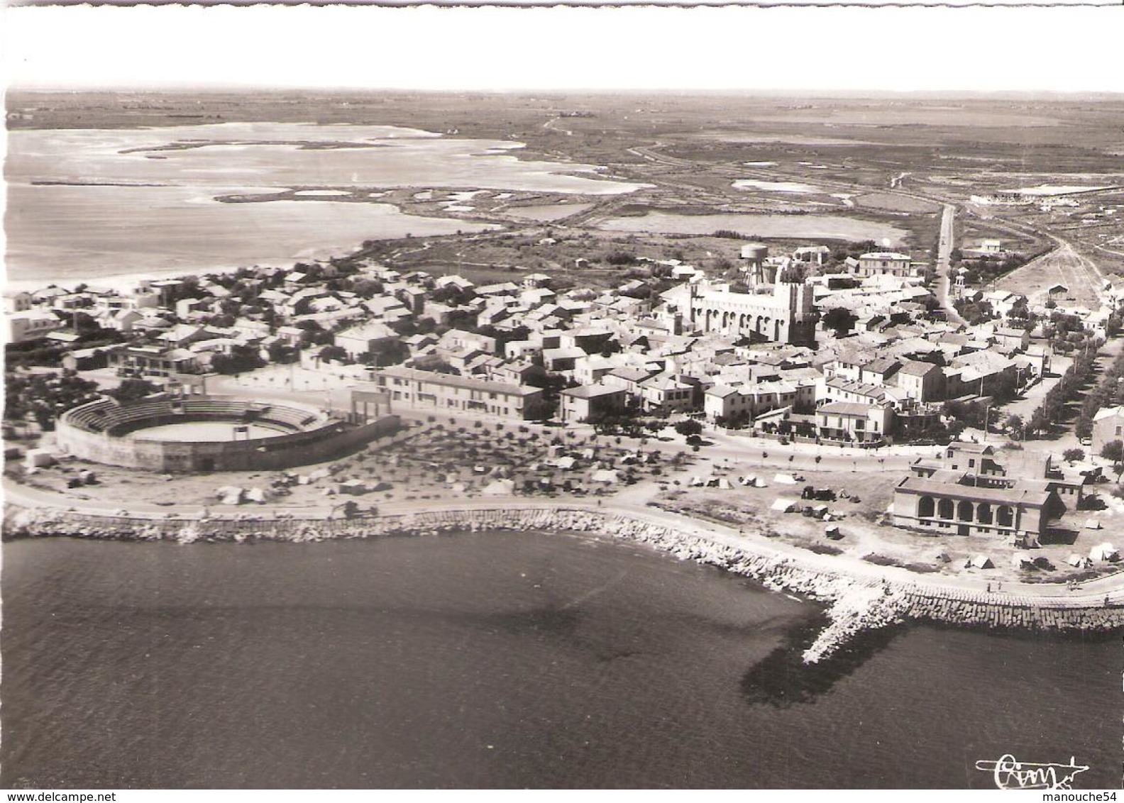 CPSM DES SAINTES MARIES DE LA MER VUE AERIENNE LES ARENES LE CASINO - Saintes Maries De La Mer