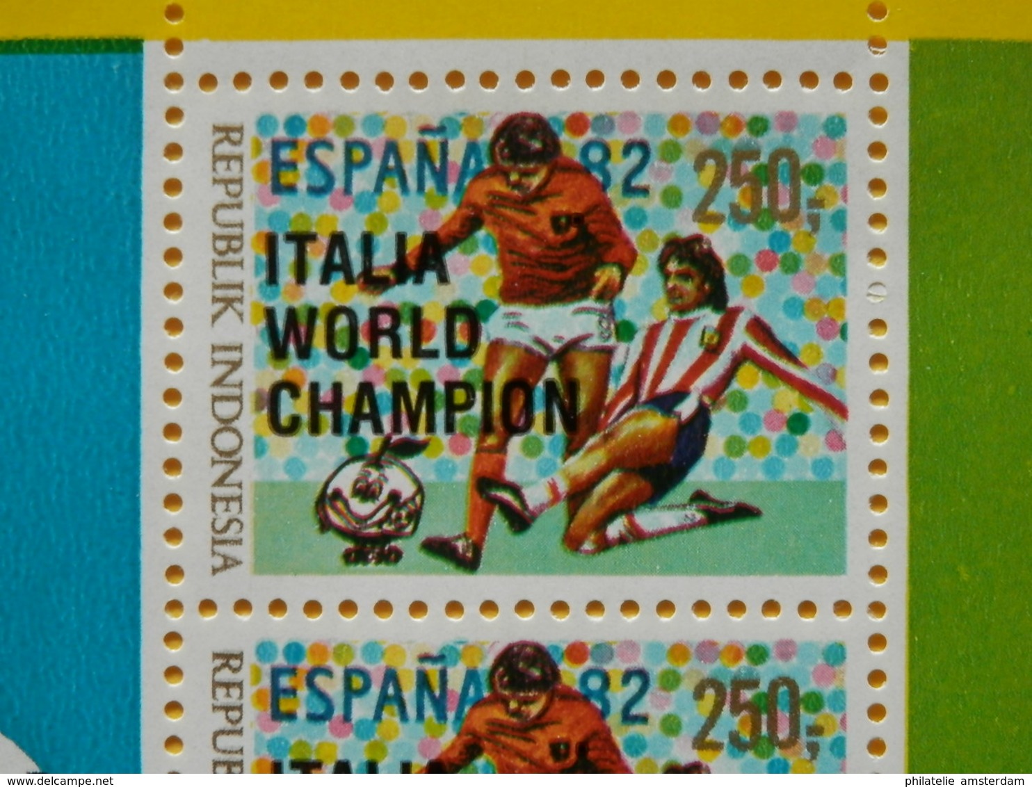 Indonesia 1982, BLACK OVERPRINT 'ITALIA WORLD CHAMPION' / FOOTBALL SOCCER: Mi 1066, Bl. 46, Type B, ** - 1982 – Spain